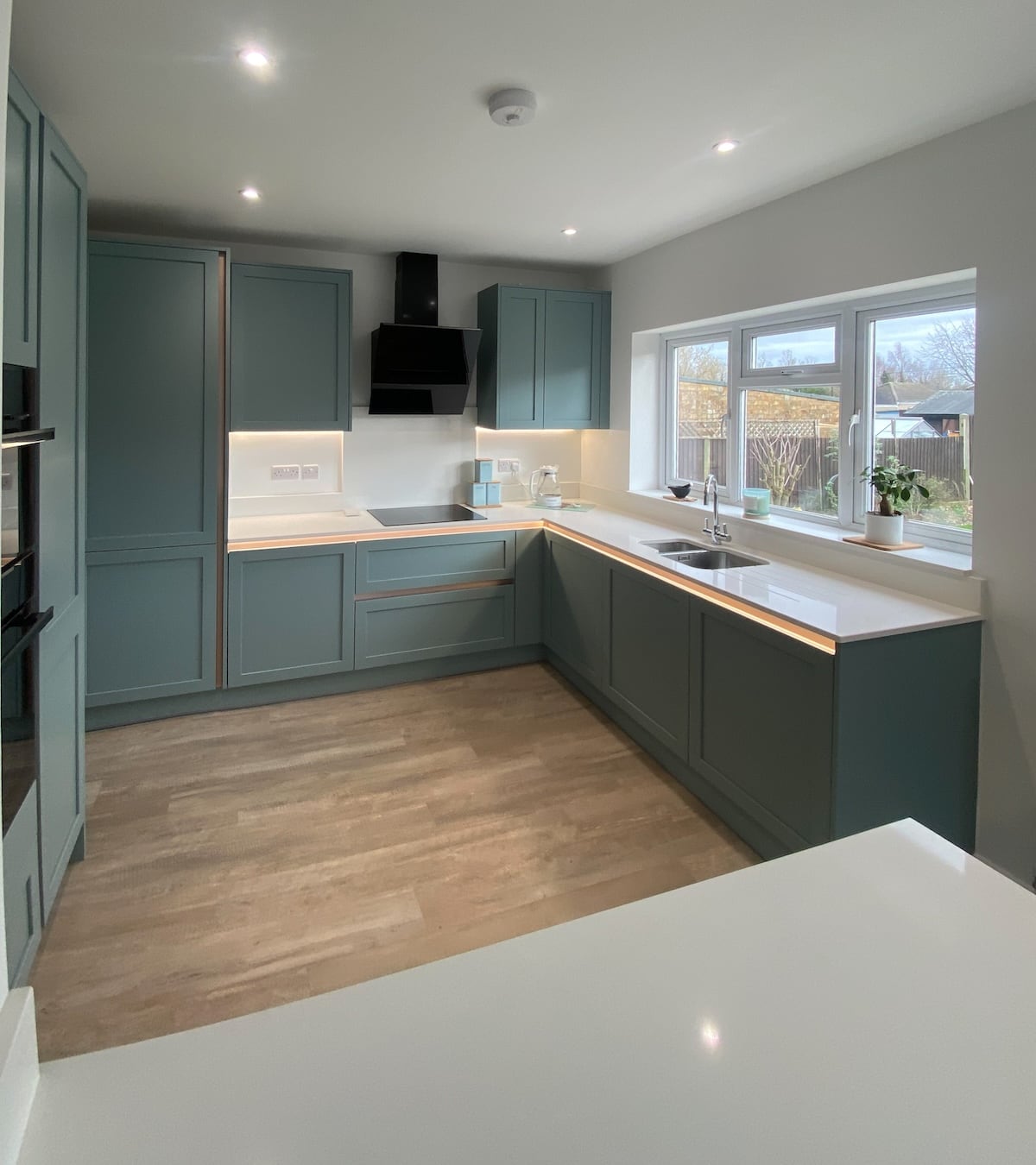 Handleless shaker kitchen